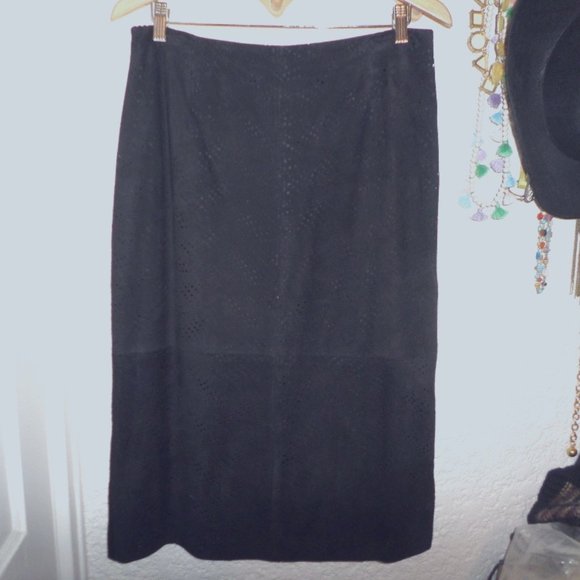 Carina New York Black Perforated Suede Midi Skirt Sz 16 - Picture 1 of 5